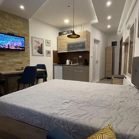 Apartamento Lola Milmari & Hill *