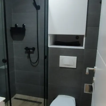 Lola Milmari & Hill Apartamento *