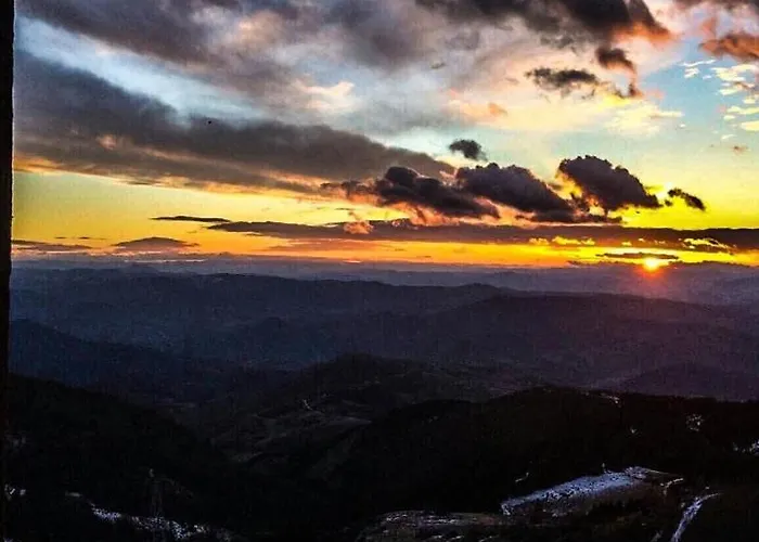 Lola Milmari & Hill كوباونيك