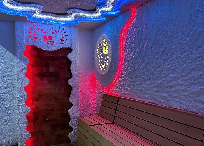 Lola Milmari & Hill *