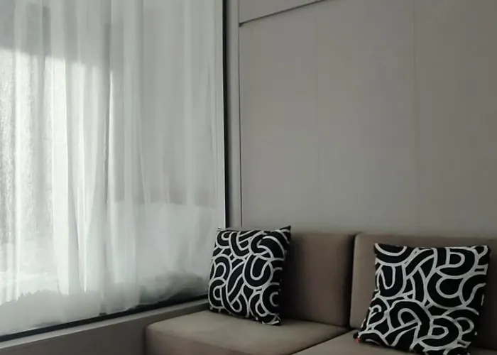 Lola Milmari & Hill * كوباونيك